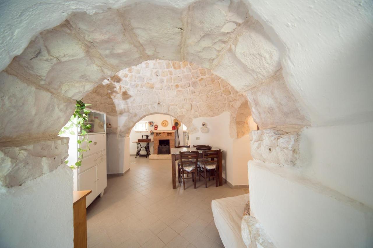 Trulli Girasoli E Viole Cocolicchio Стая снимка