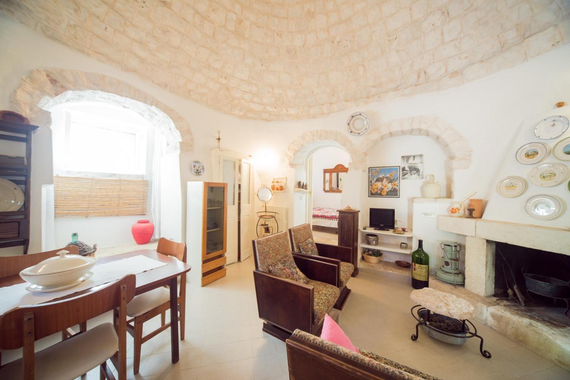 Trulli Girasoli E Viole Cocolicchio Стая снимка